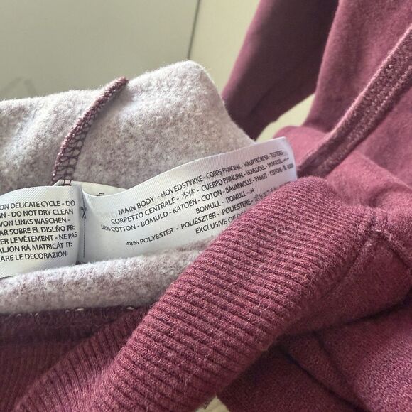 Ariat REAL Sweatshirt Womens MED Burgundy Funnel‎ Neck Pullover Kangaroo Pocket - Picture 6 of 7